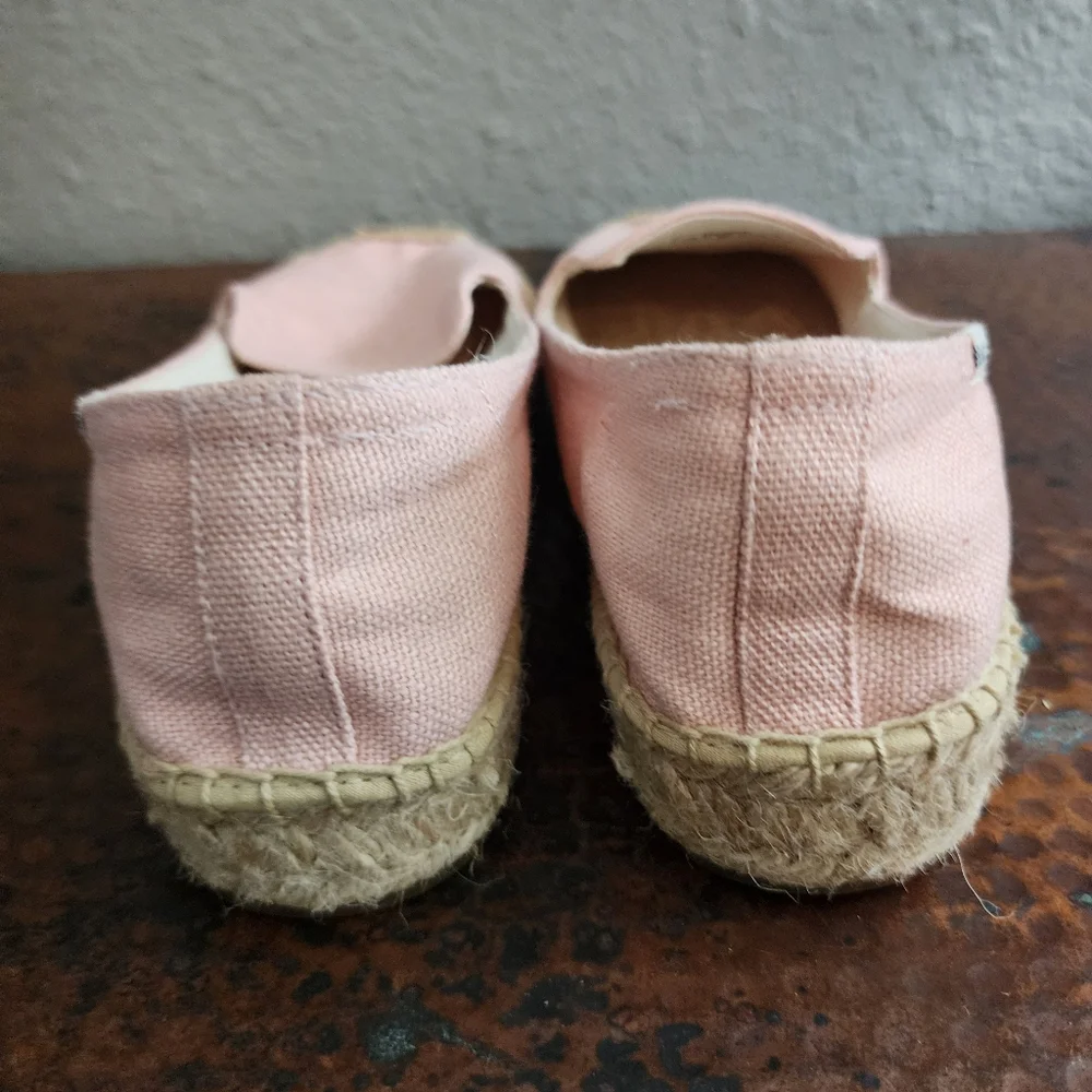 Soludos Embroidered Smoking Slipper in Dusty Pink